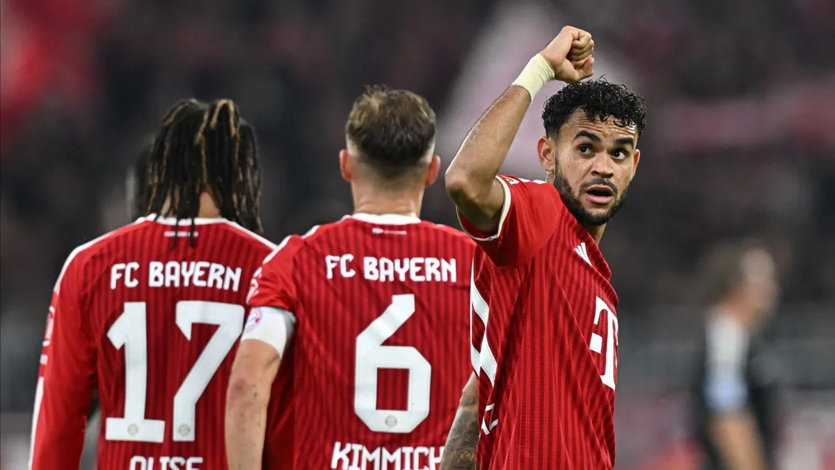 Bayern Münih, Leipzig'e gol oldu yağdı!