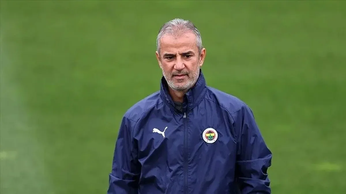 Fenerbahçe'de İsmail Kartal istifa etti: Geçici görev Kuyt'ın! Adaylarda Montella ilk sırada