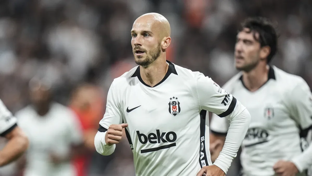 Beşiktaş'ta sakatlık şoku! Yıldız futbolcu maça devam edemedi