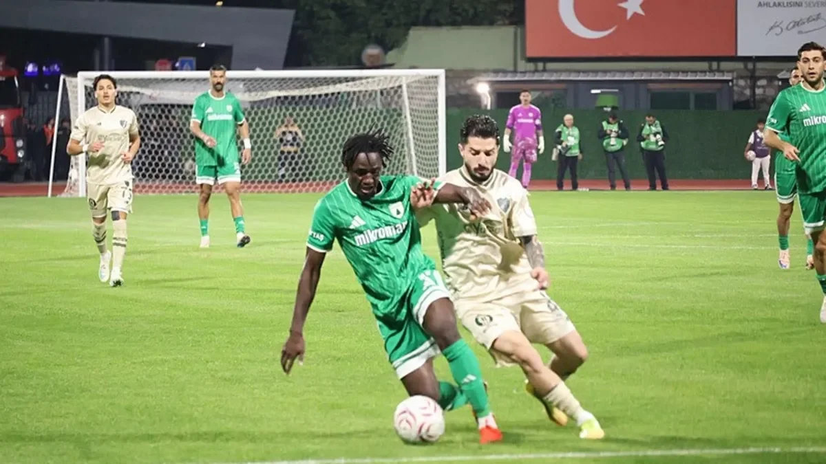 Bursaspor deplasmanda 3 puanı 3 golle aldı!