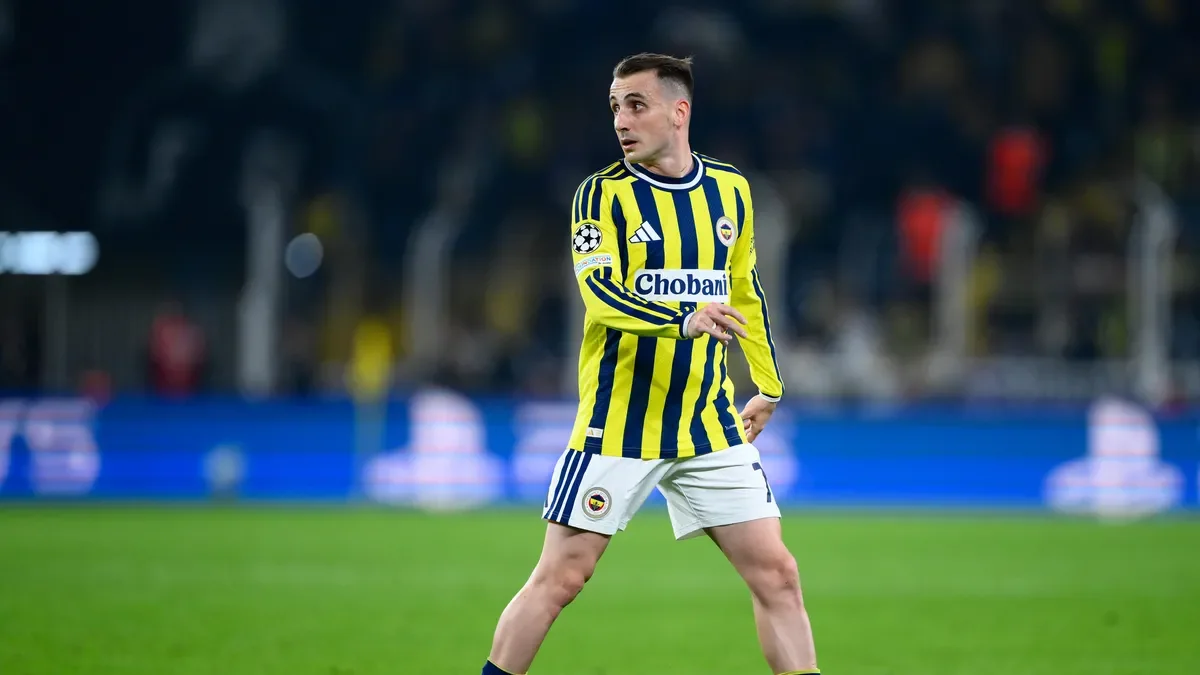 Kadıköy'de Fenerbahçe taraftarı Kerem'e tepki gösterdi