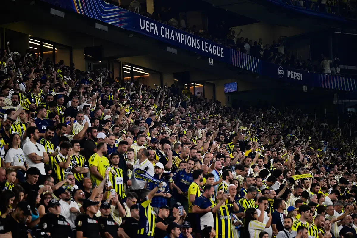 Fenerbahçe taraftarı derbi için RAMS Park'ta