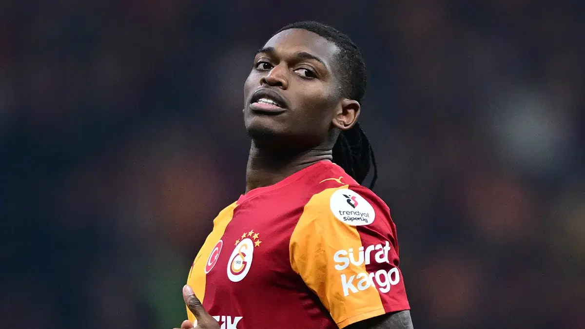 Galatasaray'da Leao kararını Okan Buruk'a bildirdi