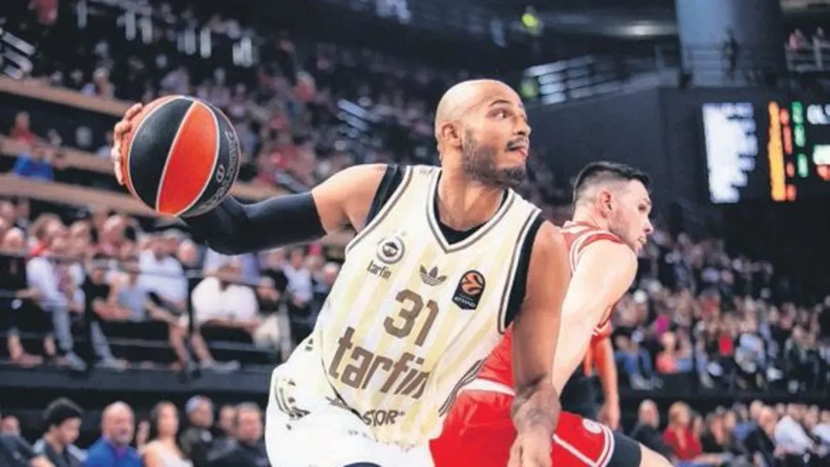 Fenerbahçe Tarfin, Atina'da Olympiakos'u 64-61 yendi