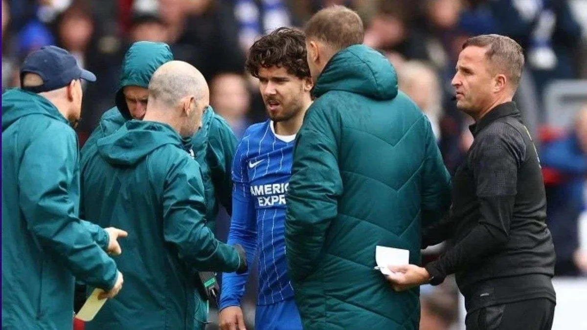 Ferdi Kadıoğlu Liverpool maçında 4. dakikada sakatlandı