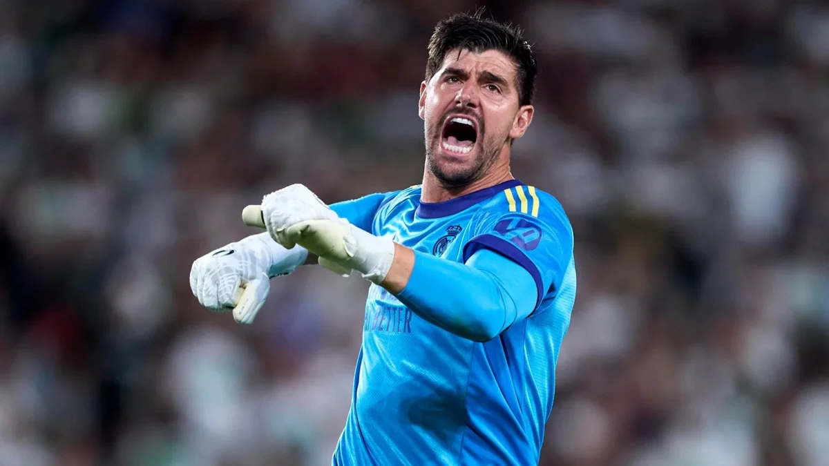 Real Madrid'de Courtois kadrodan çıkarıldı