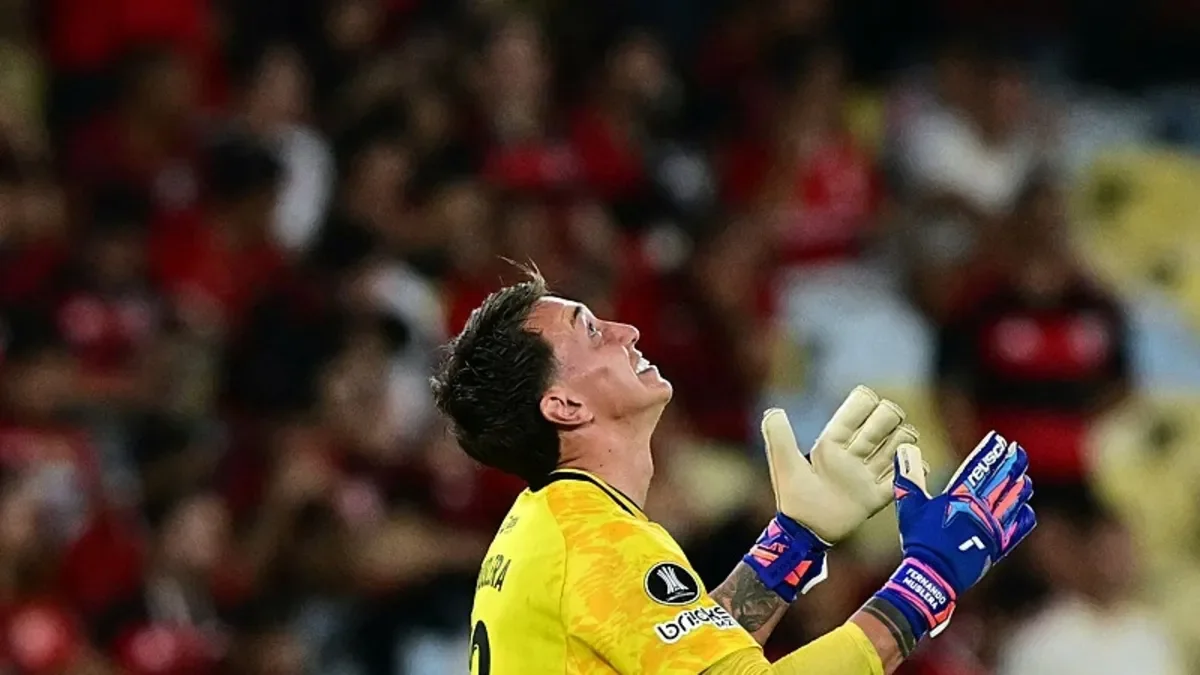Muslera'lı Estudiantes finalde