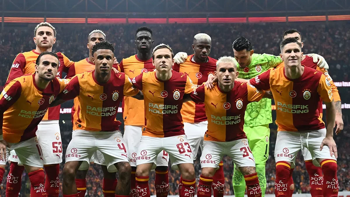 Galatasaray derbisinde yazarlar Osimhen'i öne çıkardı